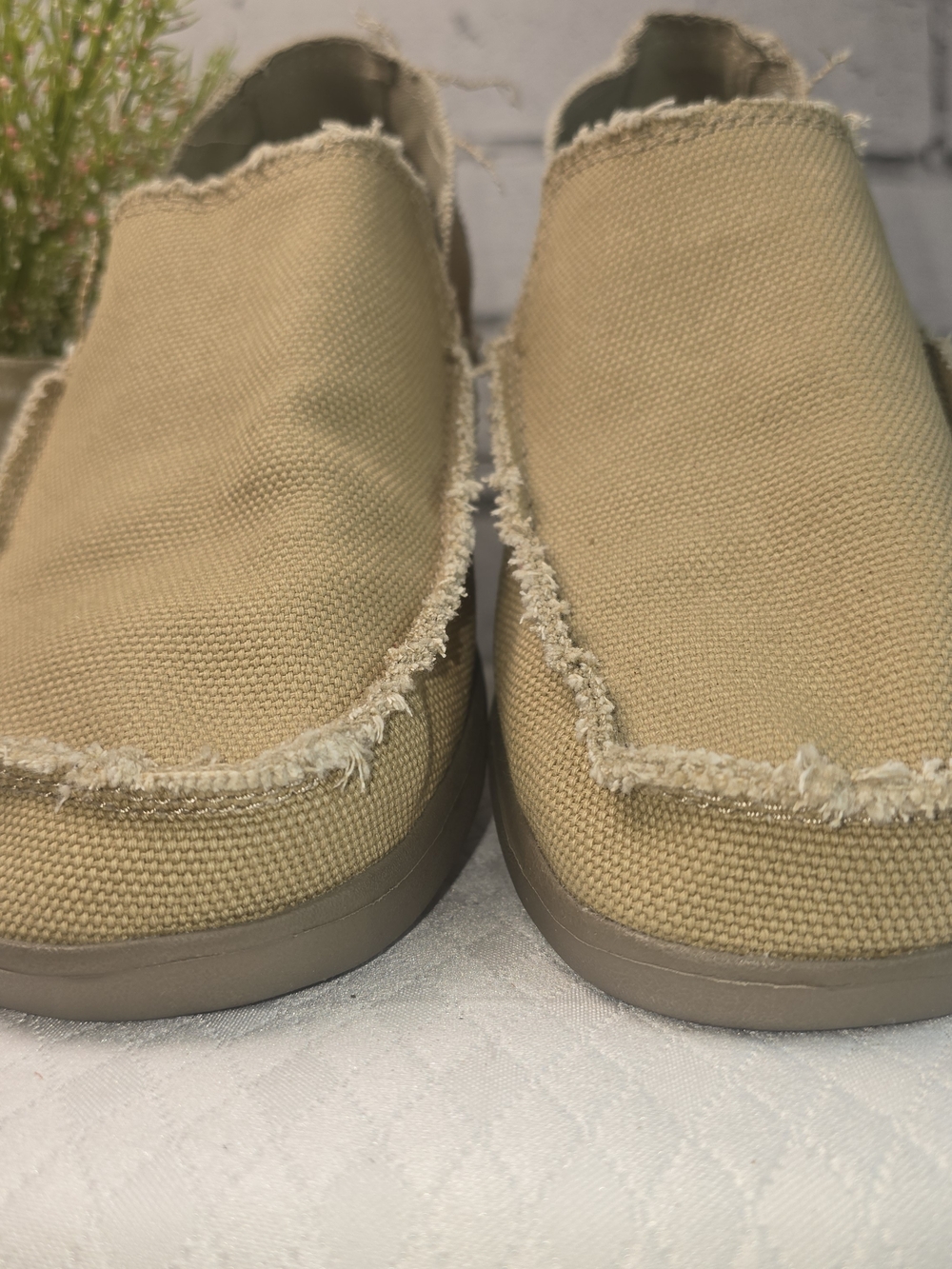 CROCS MENS SANTA CRUZ SLIP-ON LOAFERS KHAKI TAN CANVAS DISTRESSED CASUAL 9 - Picture 5 of 8
